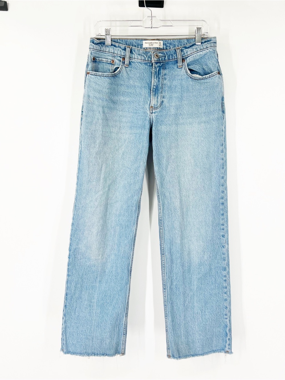 Abercrombie & Fitch The Baggy Jeans Low Rise Raw Hem